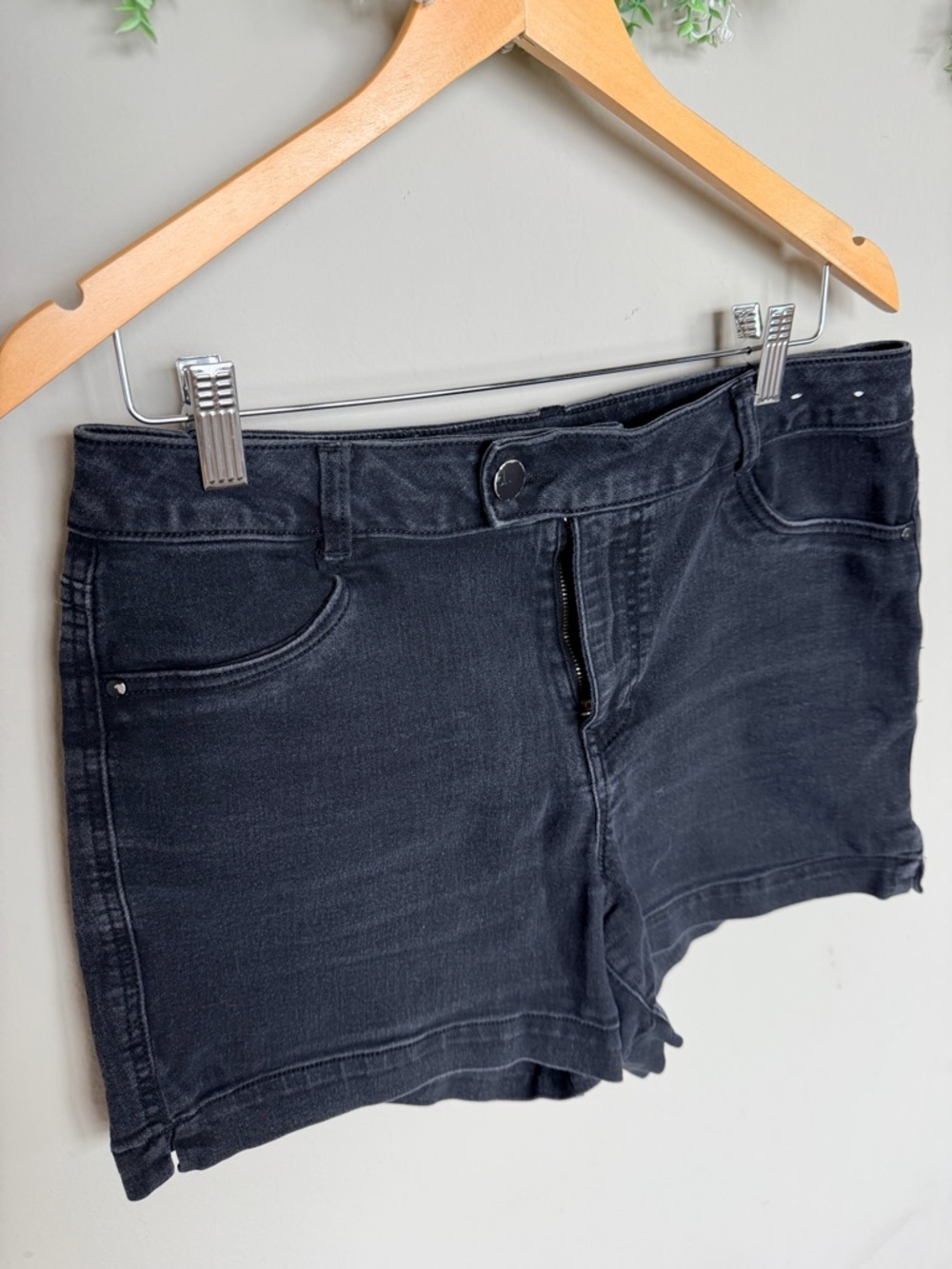 d. jeans Black Stretchy Denim Shorts | size 14